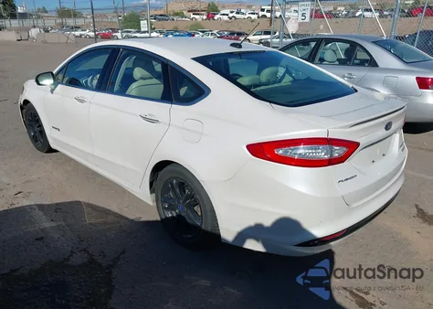 2015 Ford Fusion Hybrid Titanium из США, поврежденный, VIN 3FA6P0RU0FR293943